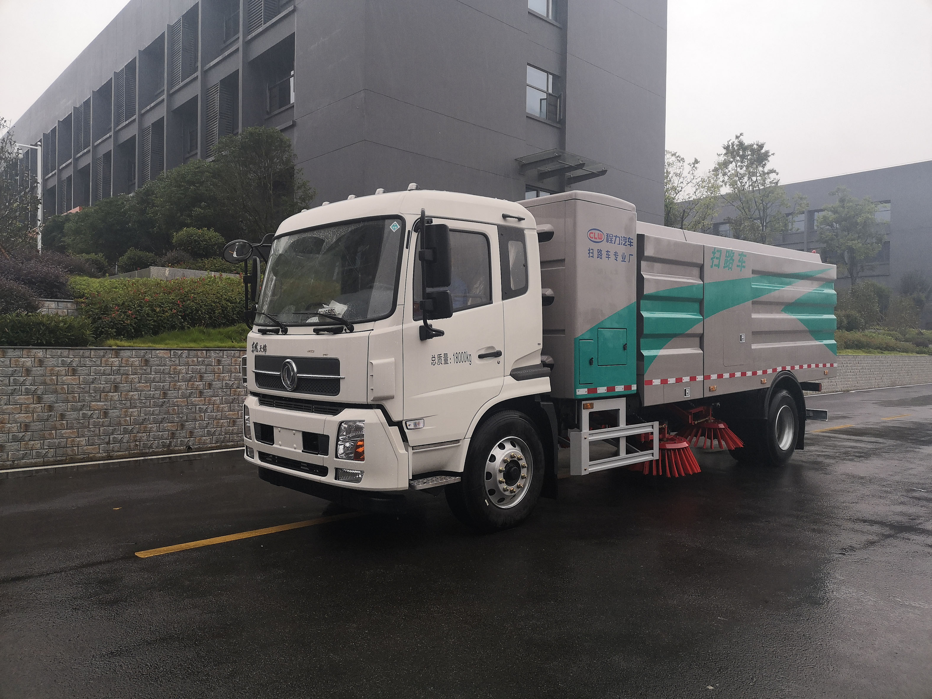 12方東風天錦純電動高端掃路車圖片3