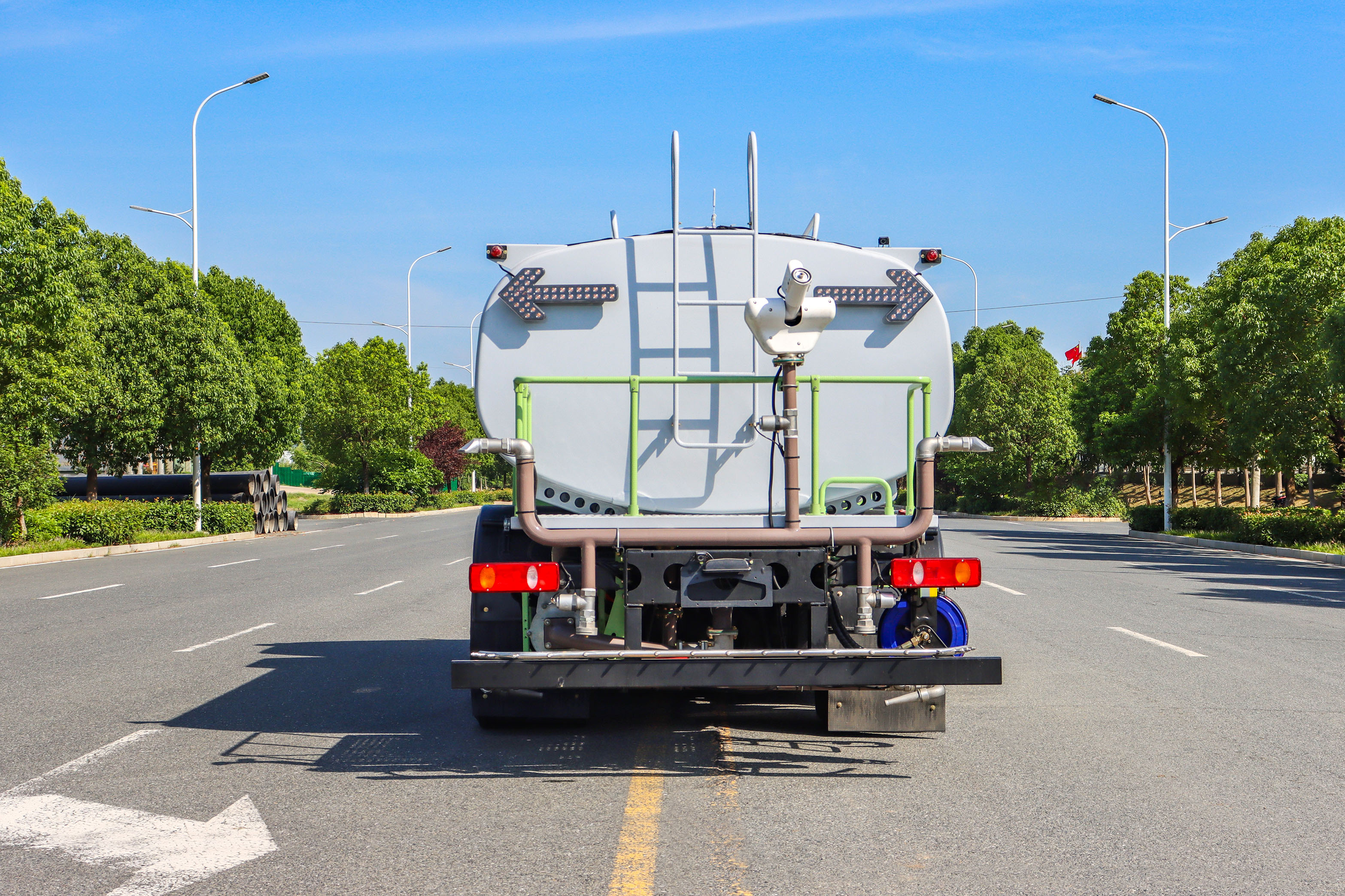 東風天錦純電動9.9方高端灑水車圖片5