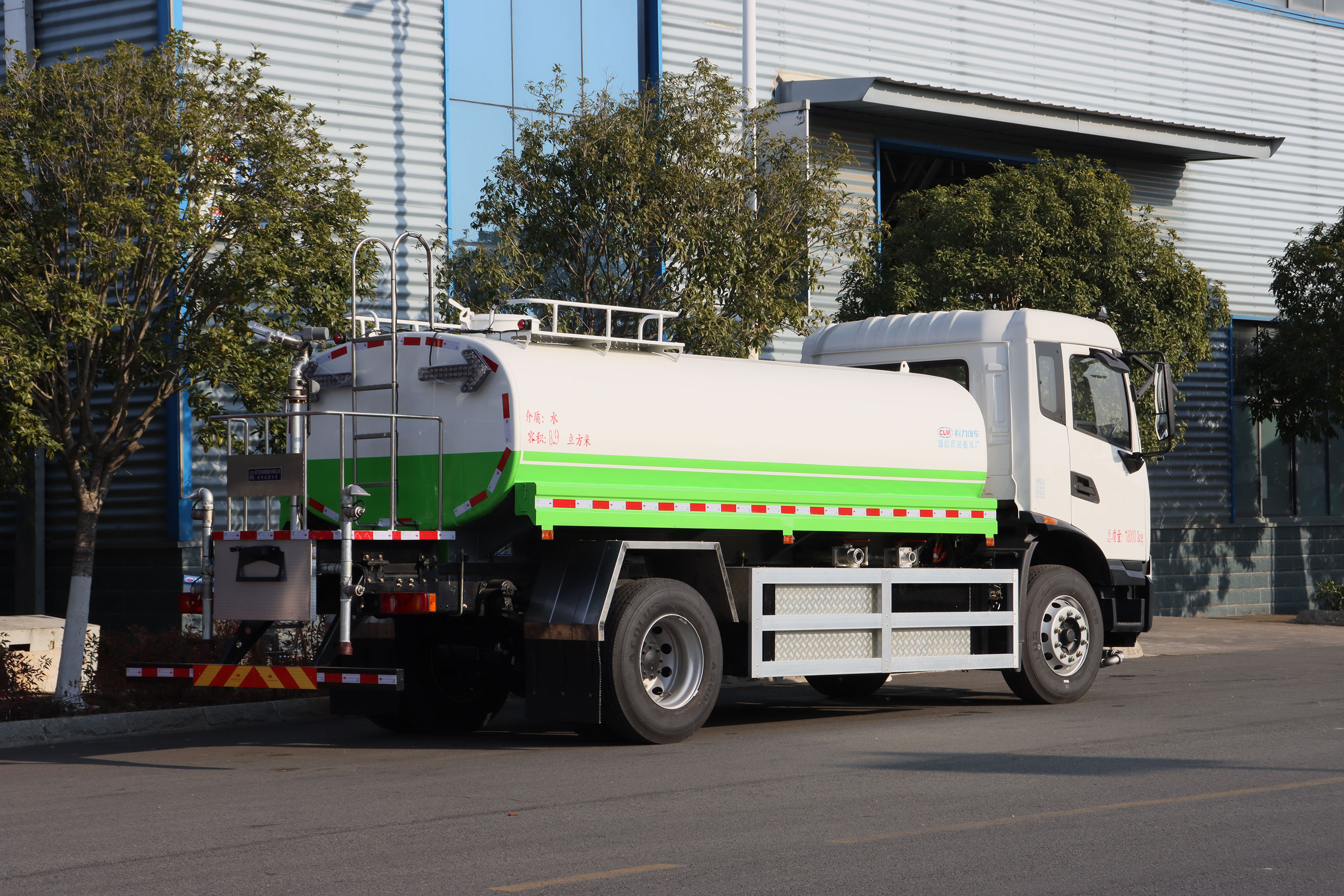 東風天錦純電動8.9方多功能灑水車圖片4