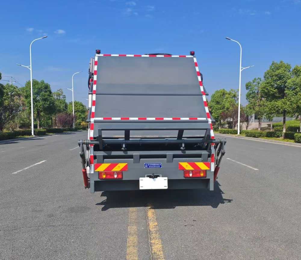 東風(fēng)華神18噸純電動壓縮式垃圾運輸車圖片5