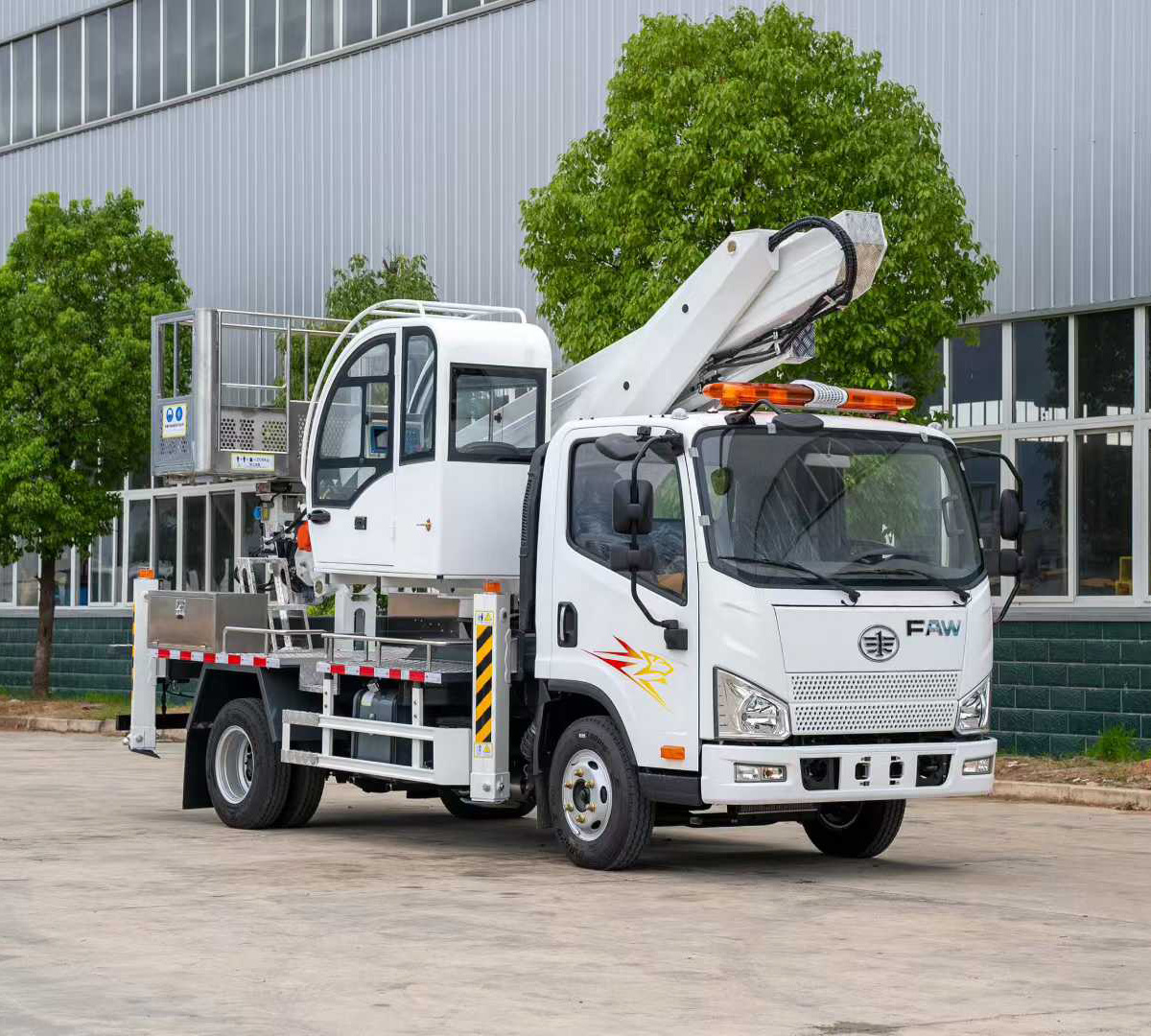 一汽解放18米直臂高空作業(yè)車(chē)伸縮臂折臂高空平臺(tái)