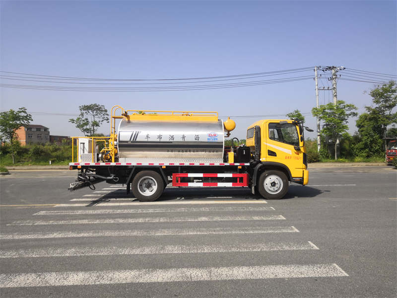 東風(fēng)華神T3瀝青灑布車(chē)圖片2