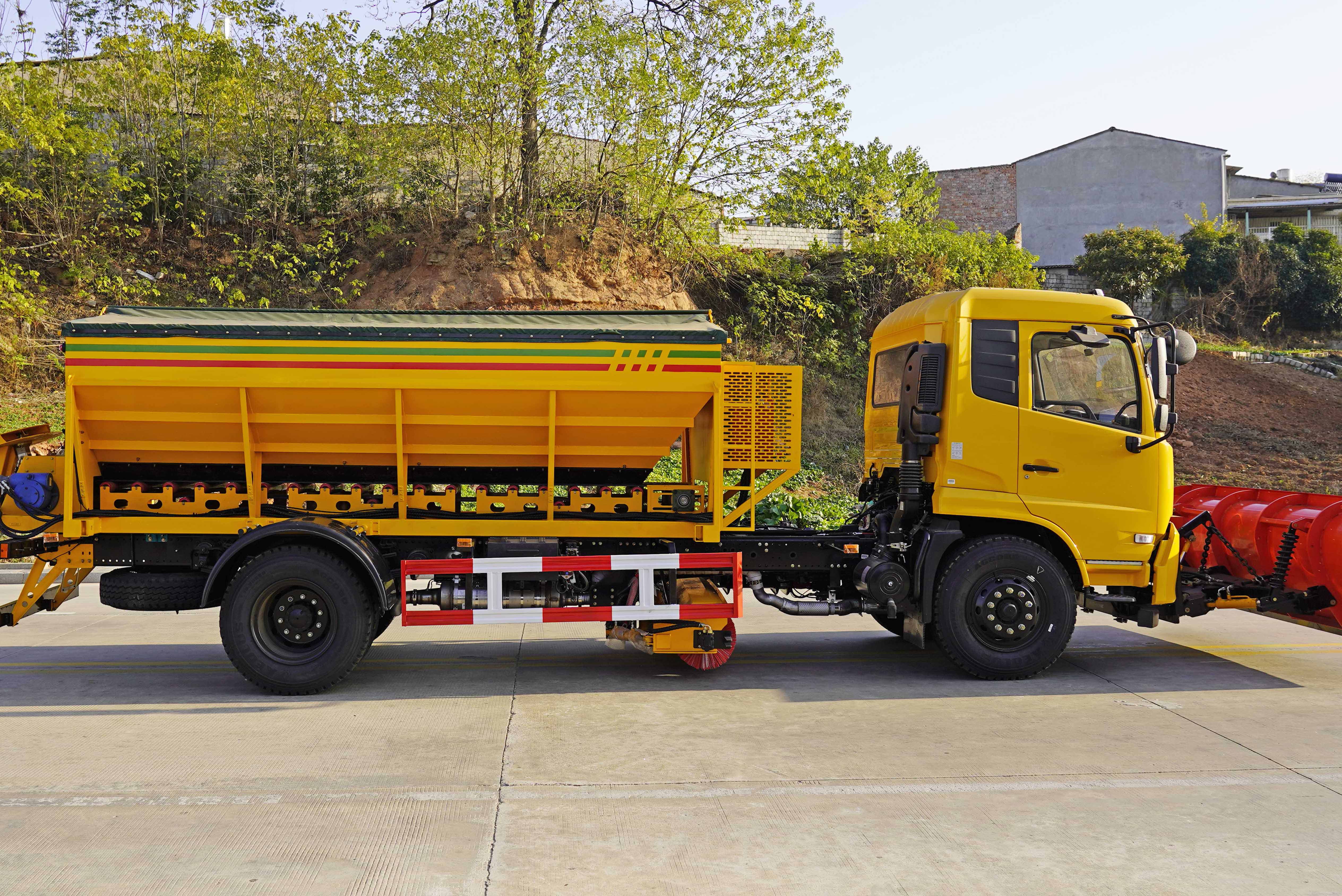 東風天錦多功能除雪車融雪車圖片3